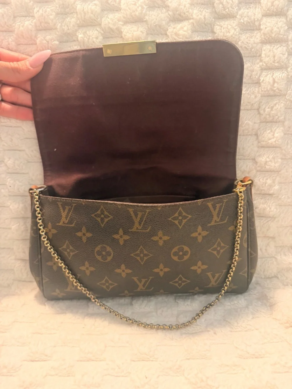 Louis Vuitton Favorite MM Monogram Shoulder Bag